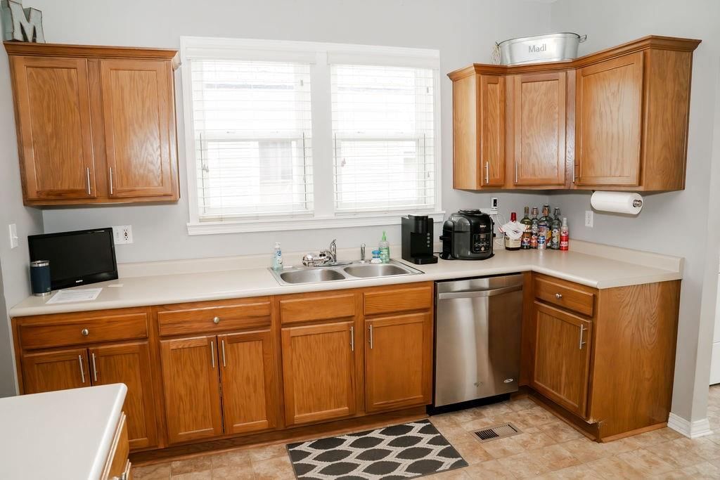 2408 Crawford Avenue — photo 9