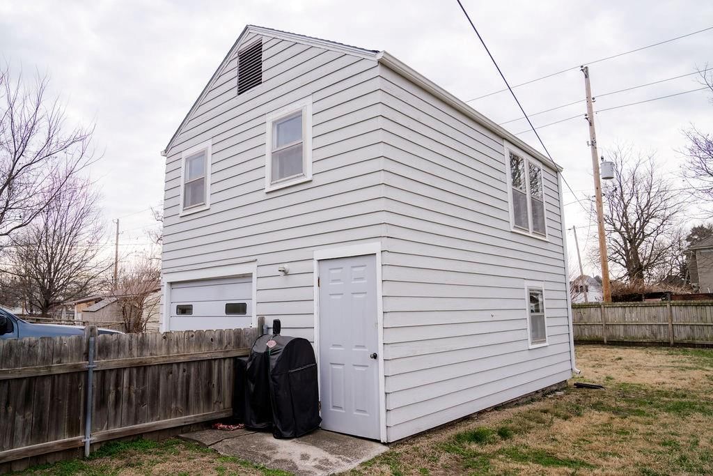 2408 Crawford Avenue — photo 23
