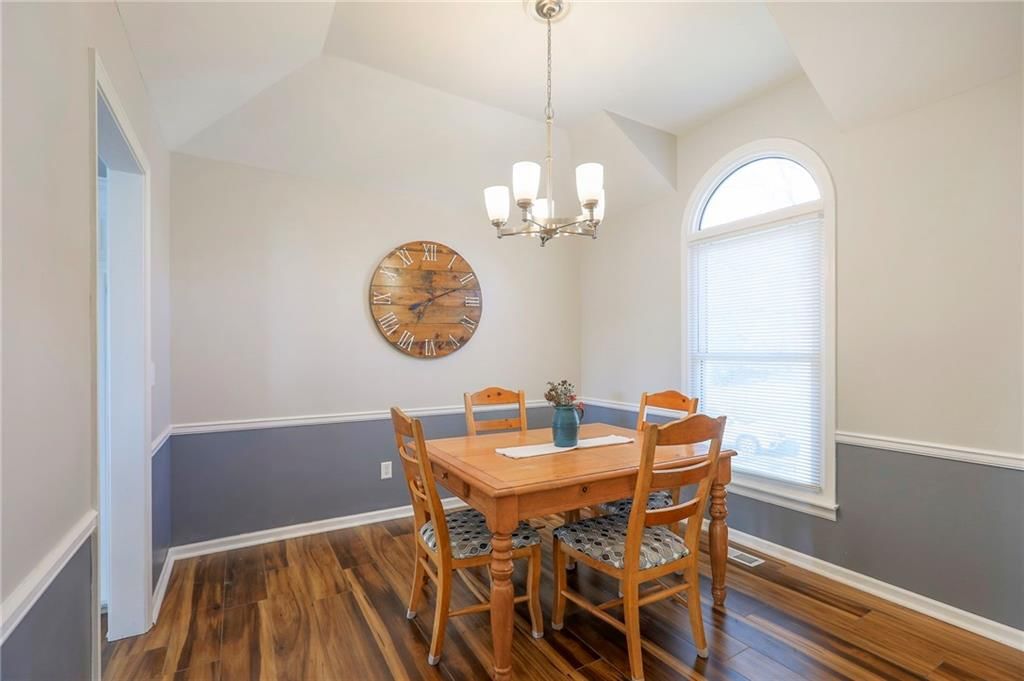 113 SE Bristol Drive — photo 5