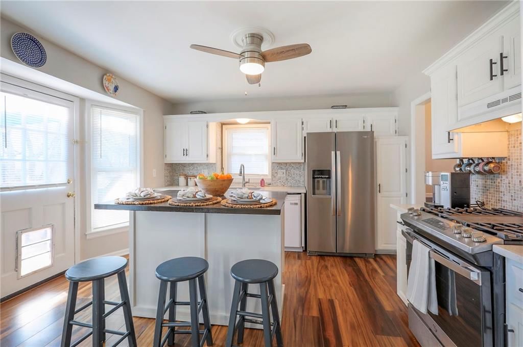 113 SE Bristol Drive — photo 8