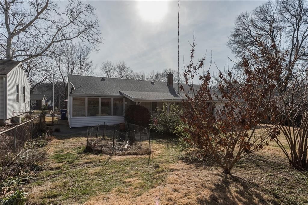 6200 Russell Street — photo 23