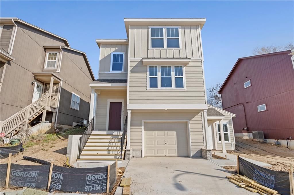 1118 Armstrong Avenue — photo 2