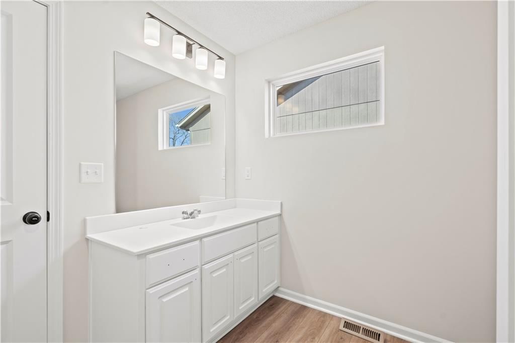 1118 Armstrong Avenue — photo 12