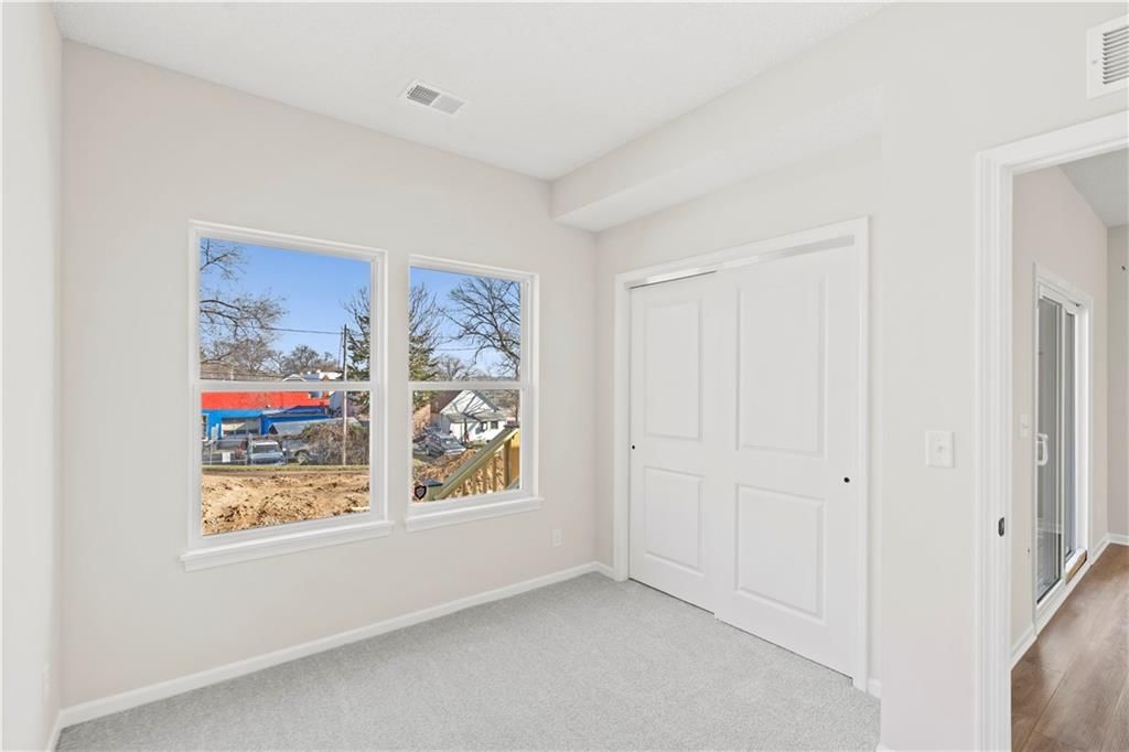 1118 Armstrong Avenue — photo 17