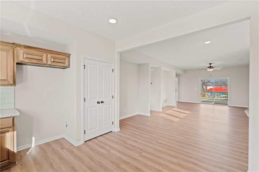 1118 Armstrong Avenue — photo 20