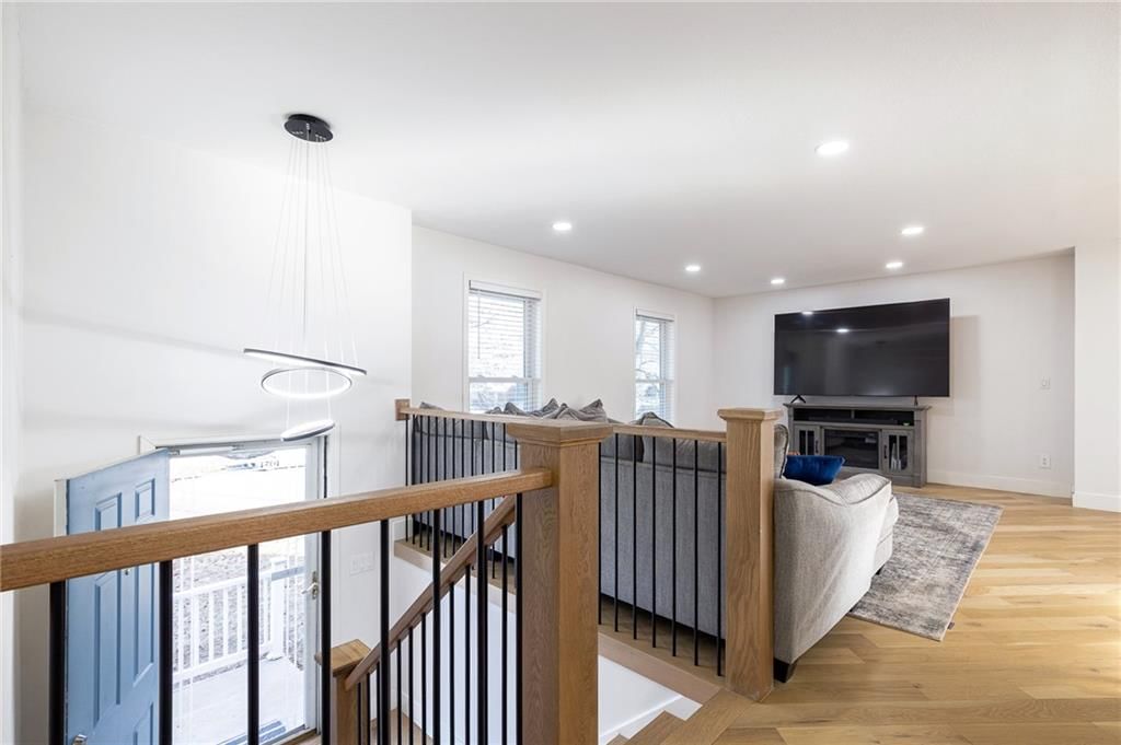 9118 Robinson Street — photo 3