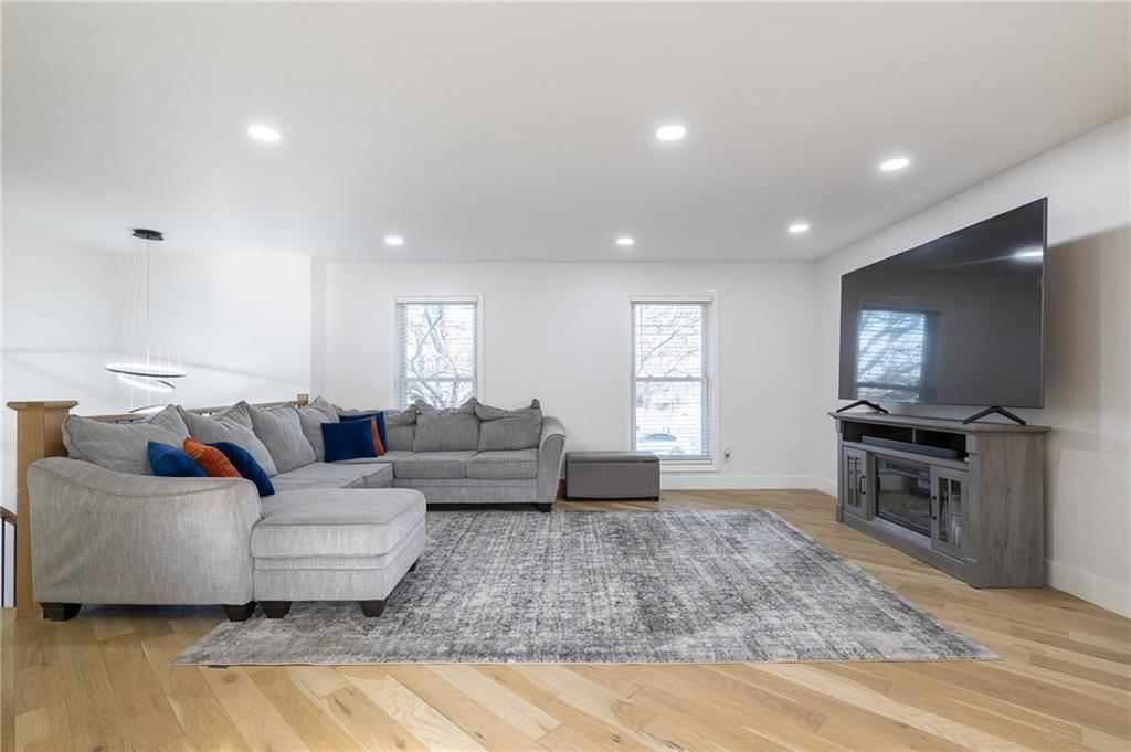 9118 Robinson Street — photo 12