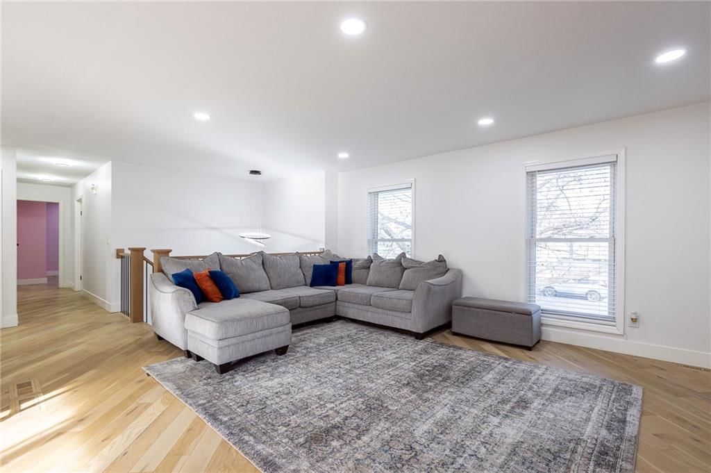 9118 Robinson Street — photo 13