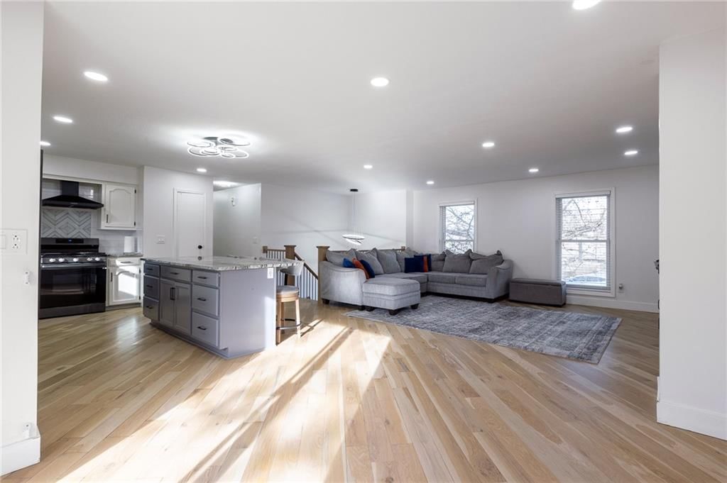 9118 Robinson Street — photo 16