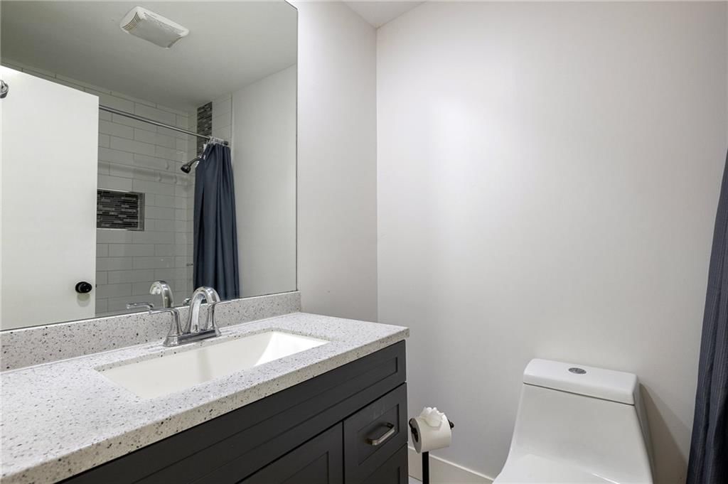 9118 Robinson Street — photo 17