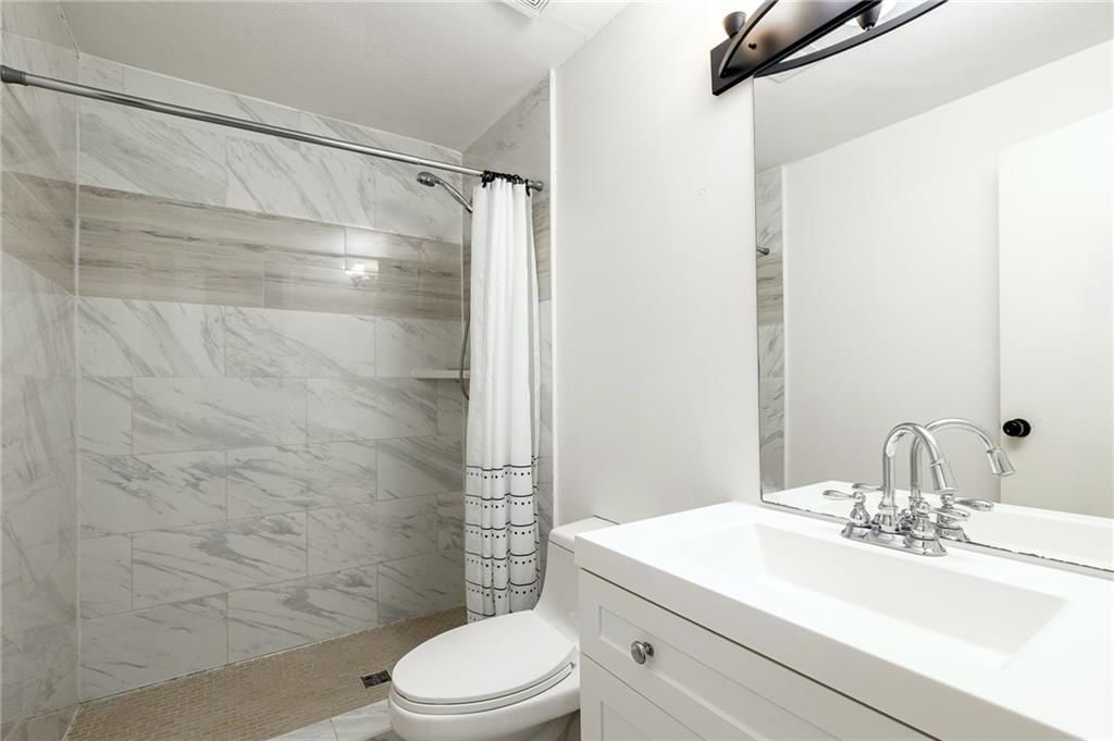 9118 Robinson Street — photo 25