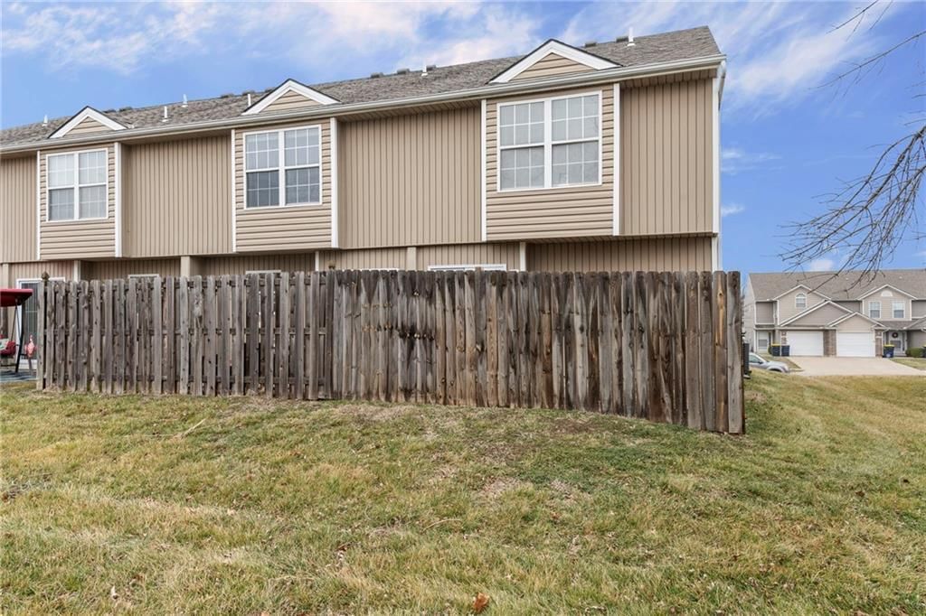 10547 E 46th Terrace — photo 32
