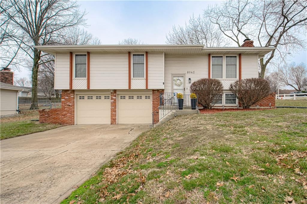 8042 N Stoddard Avenue — photo 2