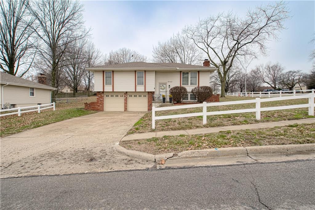 8042 N Stoddard Avenue — photo 3