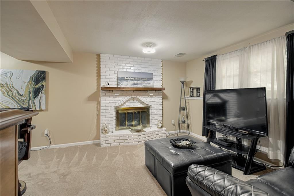 8042 N Stoddard Avenue — photo 27