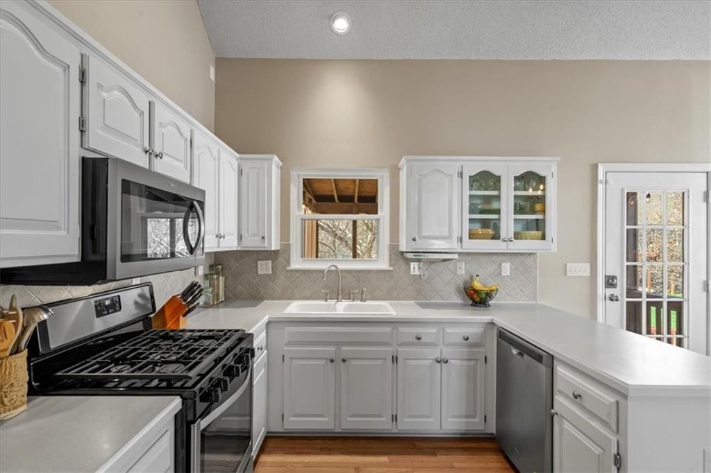 15642 Riley Street — photo 8