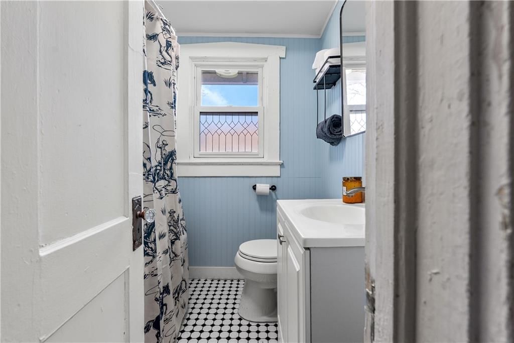 4030 Charlotte Street — photo 18