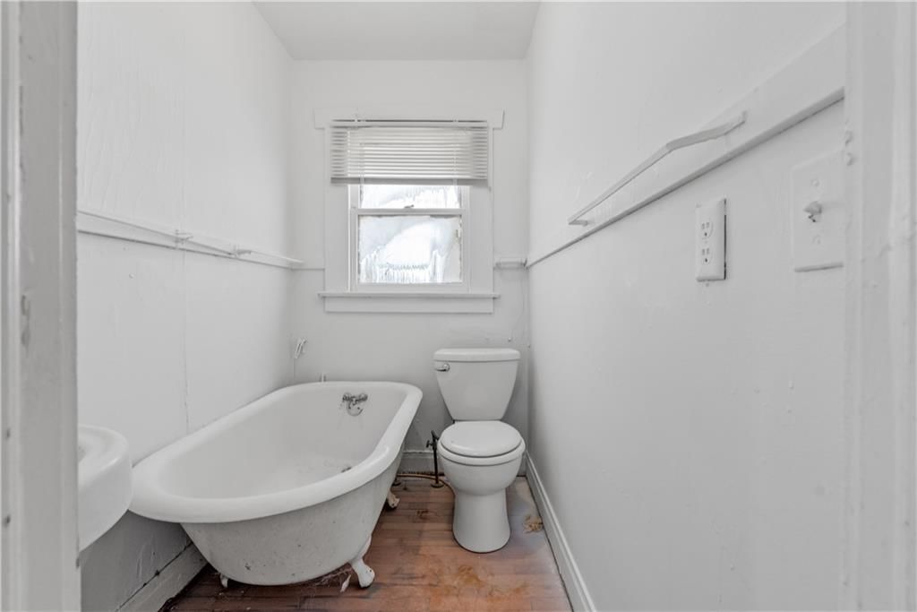 4030 Charlotte Street — photo 24