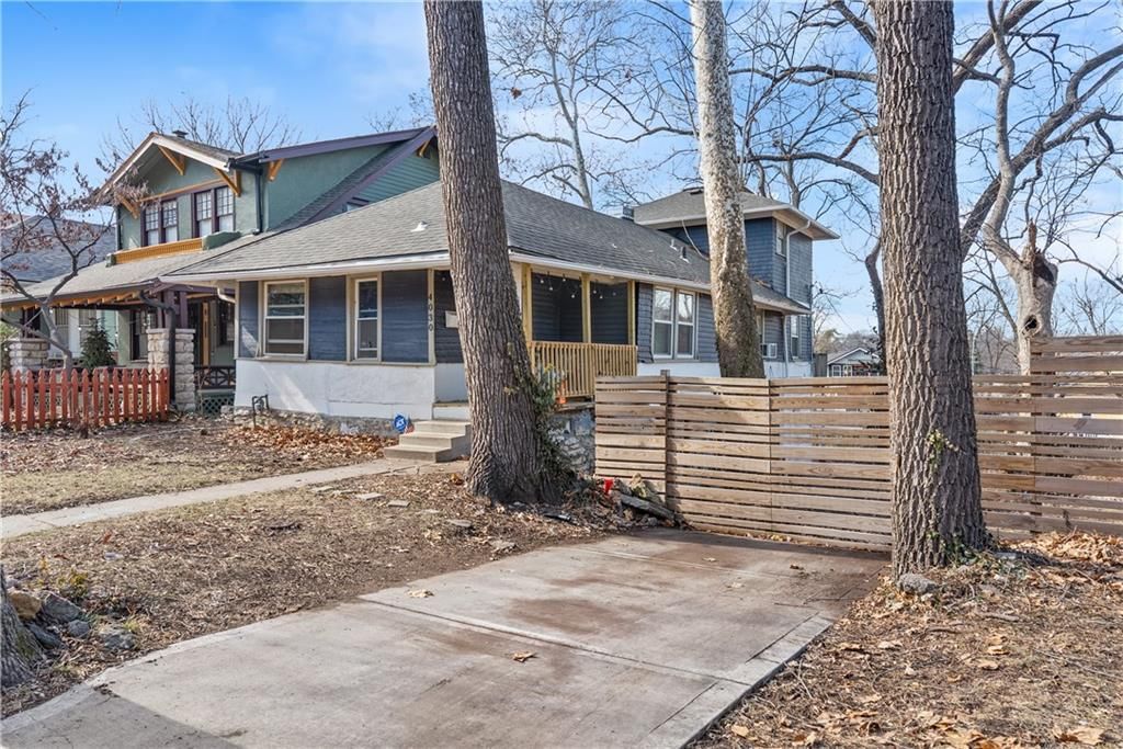 4030 Charlotte Street — photo 25