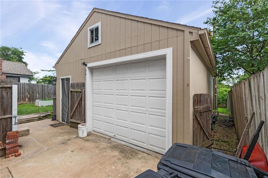 5021 Crest Drive — photo 14