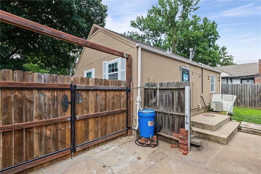 5021 Crest Drive — photo 18