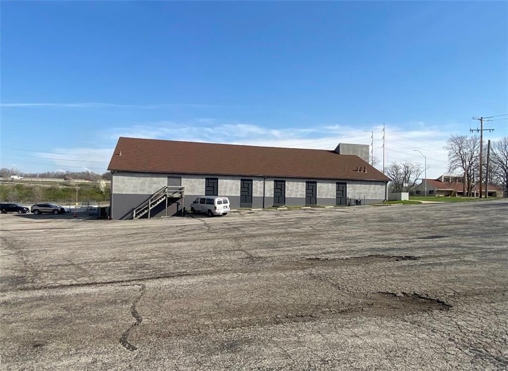 10306 Blue Ridge Boulevard — photo 12
