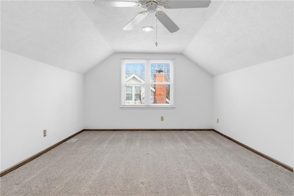 5833 N Beaman Avenue — photo 35
