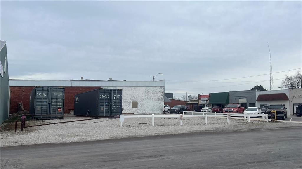 101 E Main Street — photo 3