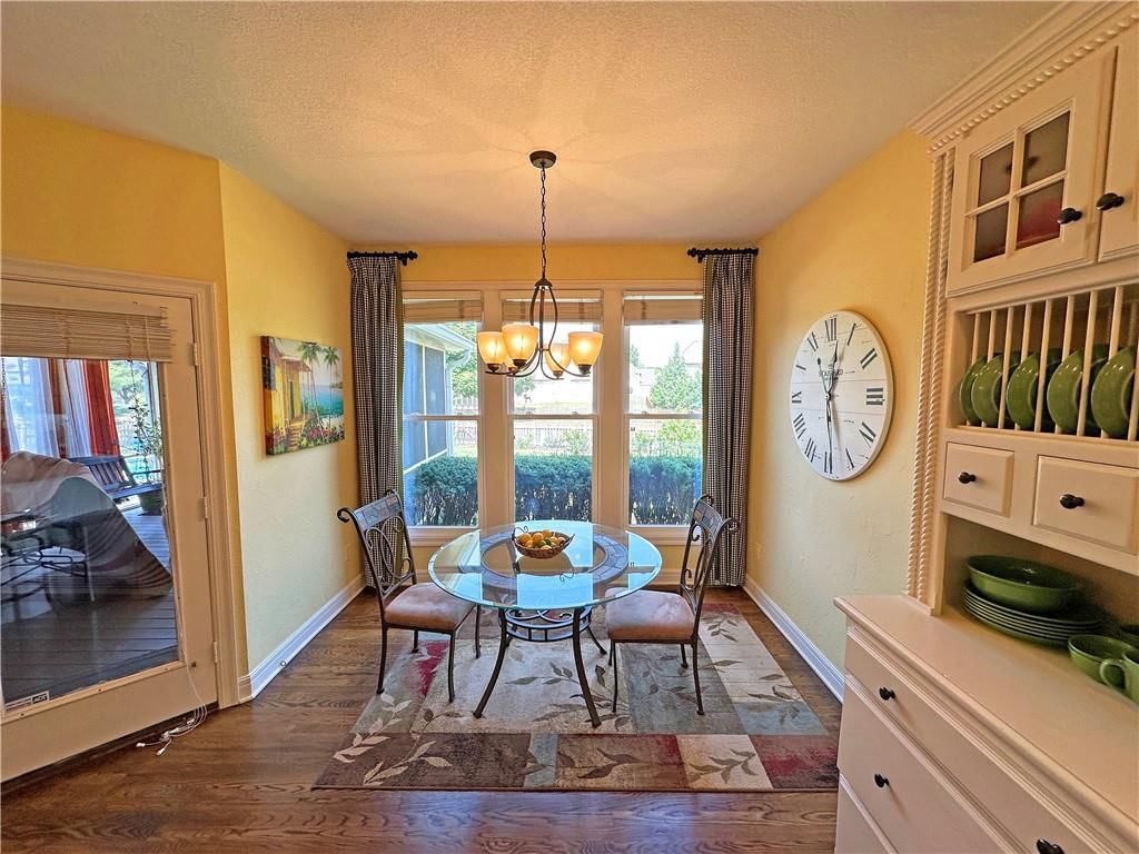 5908 NE CORAL Circle — photo 3