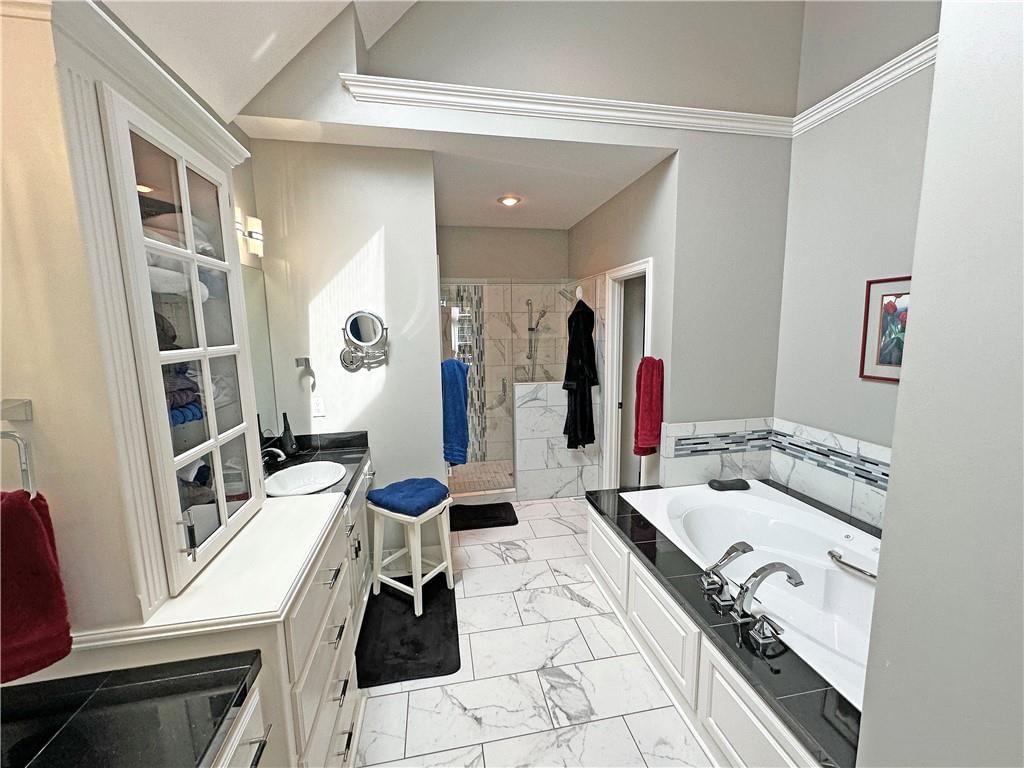 5908 NE CORAL Circle — photo 13