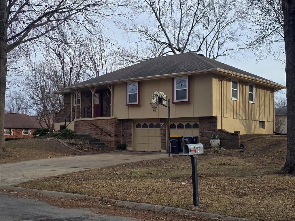 1211 SE Briarcroft Street — photo 2