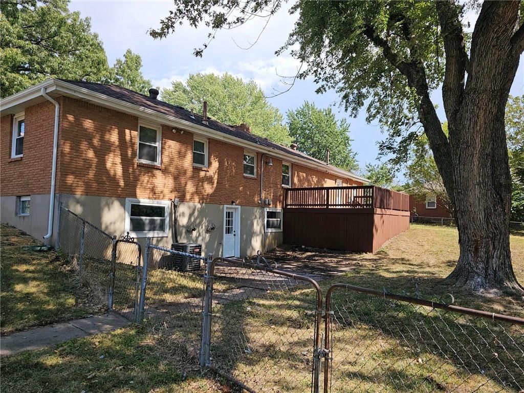 3701 S Greenwich Lane — photo 2