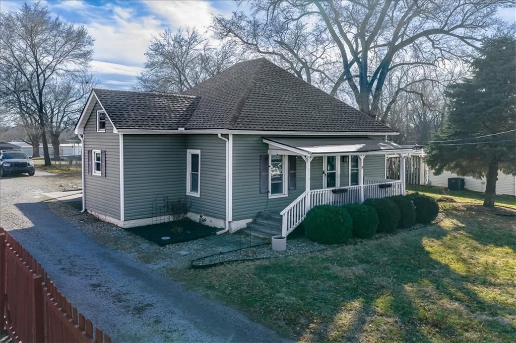 114 Emile Street — photo 14