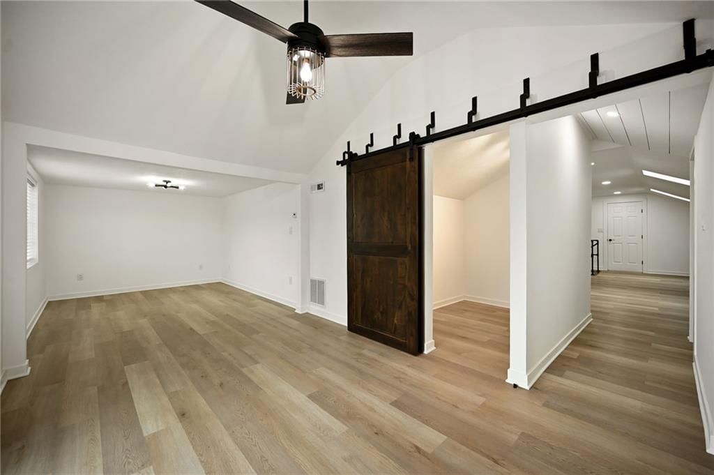 8 U Street — photo 11