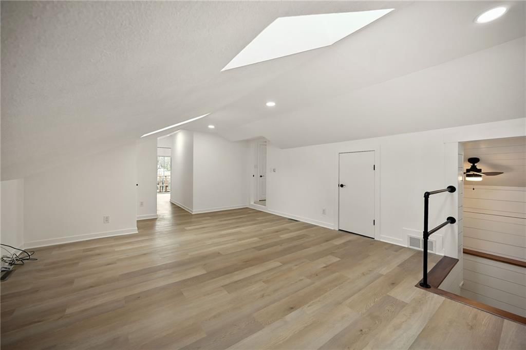 8 U Street — photo 12