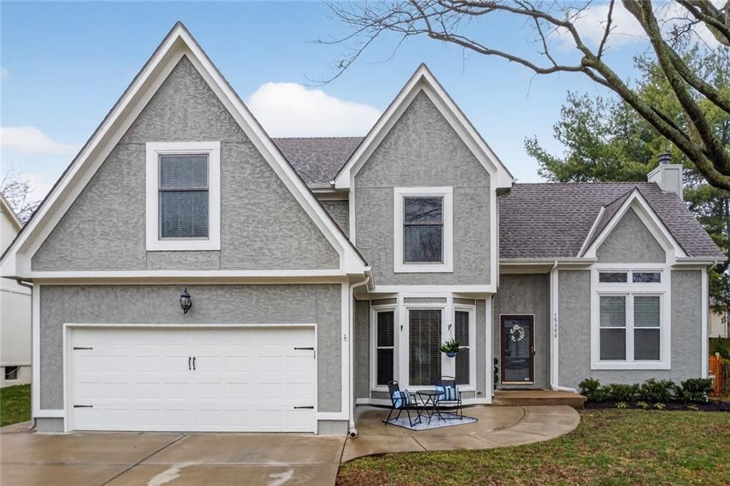 15206 Reeds Road, Overland Park, KS