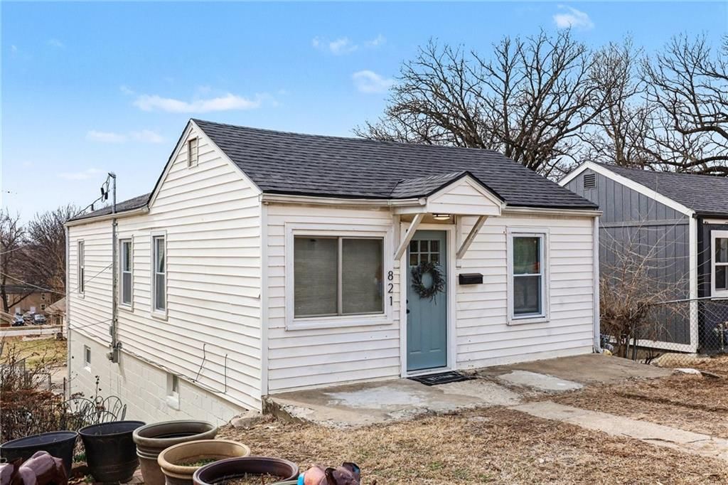 821 Greeley Avenue — photo 2