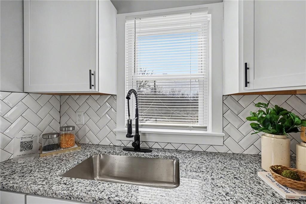 821 Greeley Avenue — photo 13
