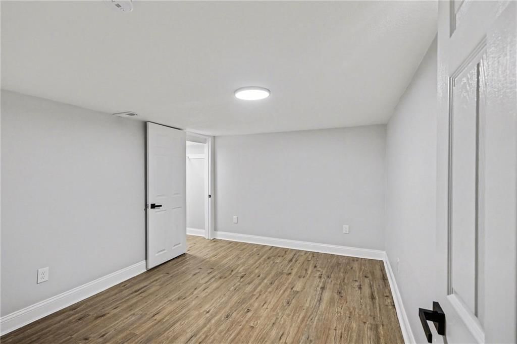 821 Greeley Avenue — photo 22