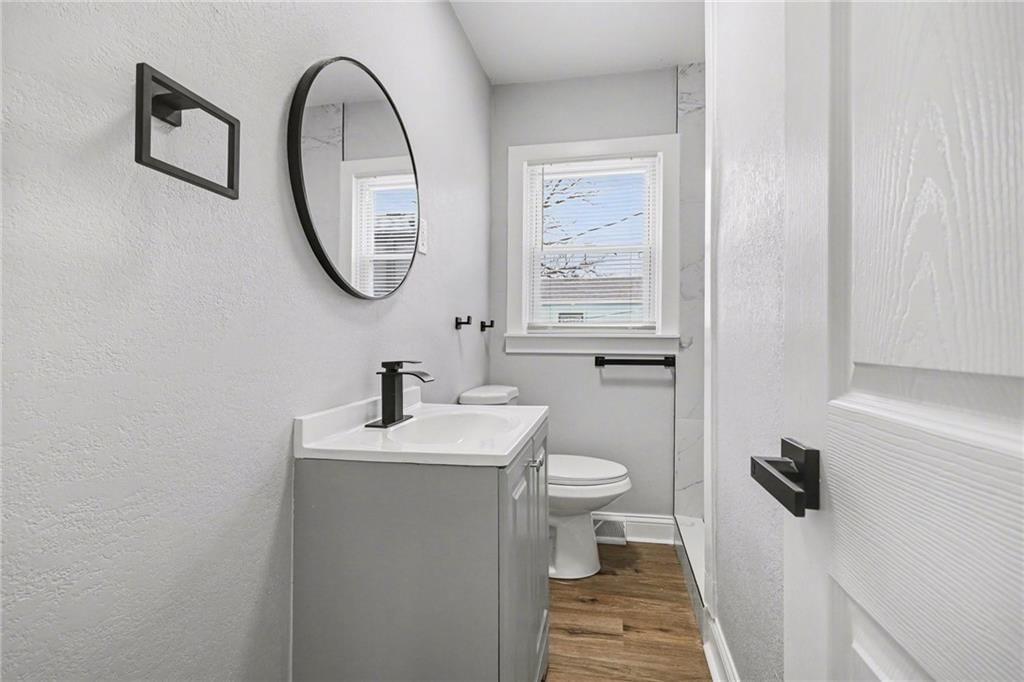 821 Greeley Avenue — photo 23