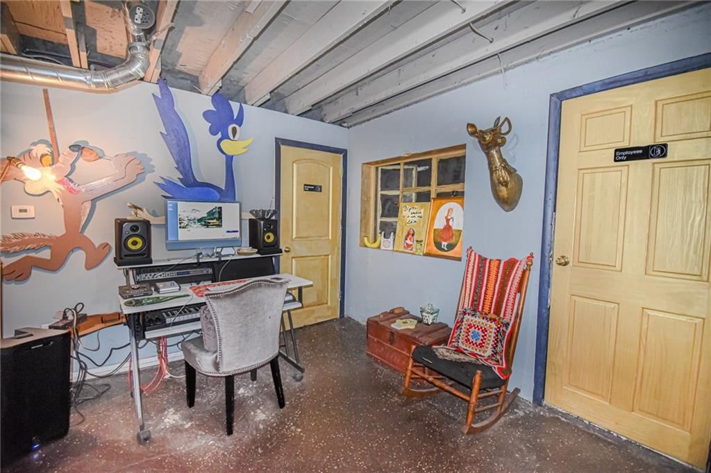 Photo 9 of 16 - 2021 N 54th Street, Kansas City, KS 66104