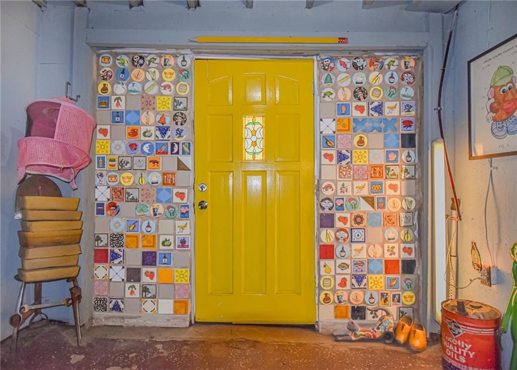 Photo 13 of 16 - 2021 N 54th Street, Kansas City, KS 66104