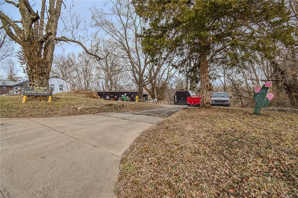 Photo 14 of 16 - 2021 N 54th Street, Kansas City, KS 66104
