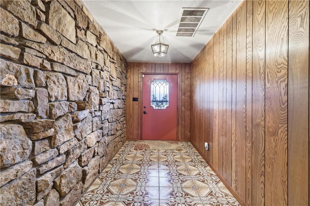 1055 S 200th Street — photo 22