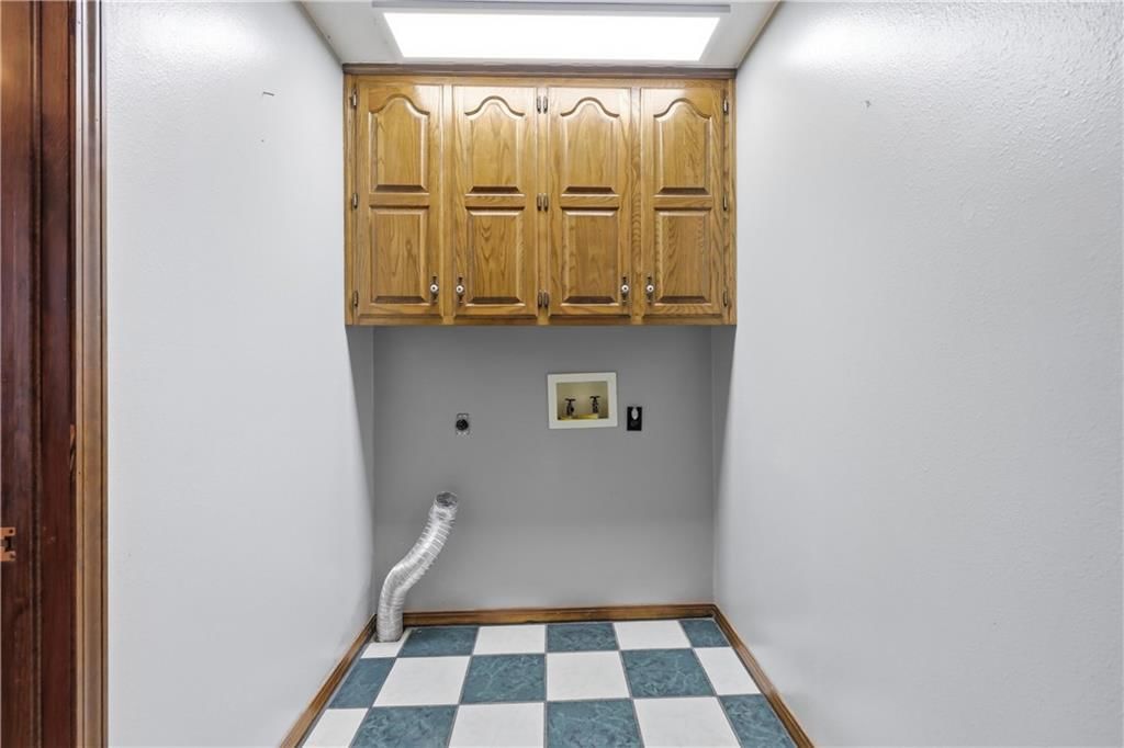 1055 S 200th Street — photo 34