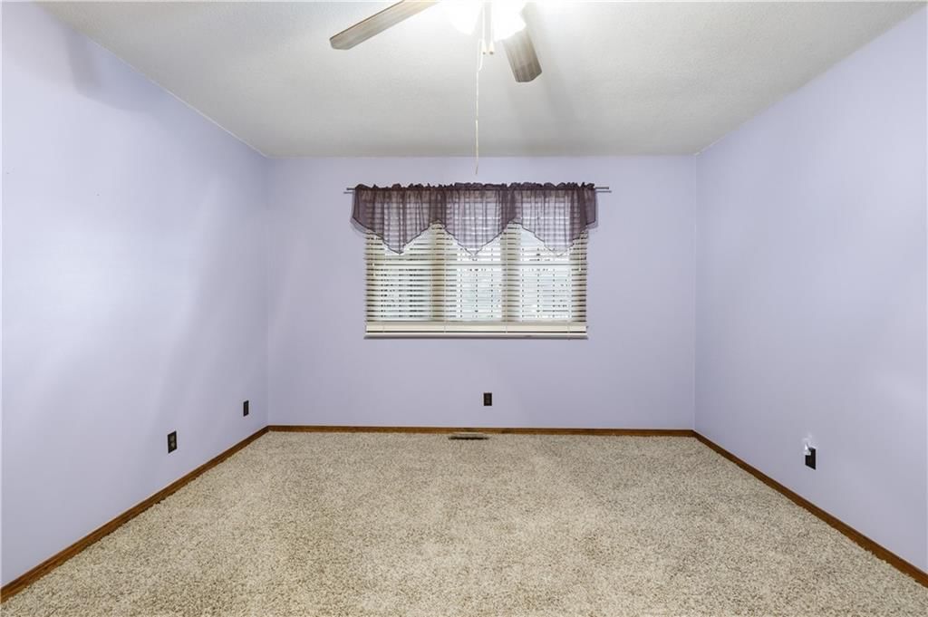 1055 S 200th Street — photo 39