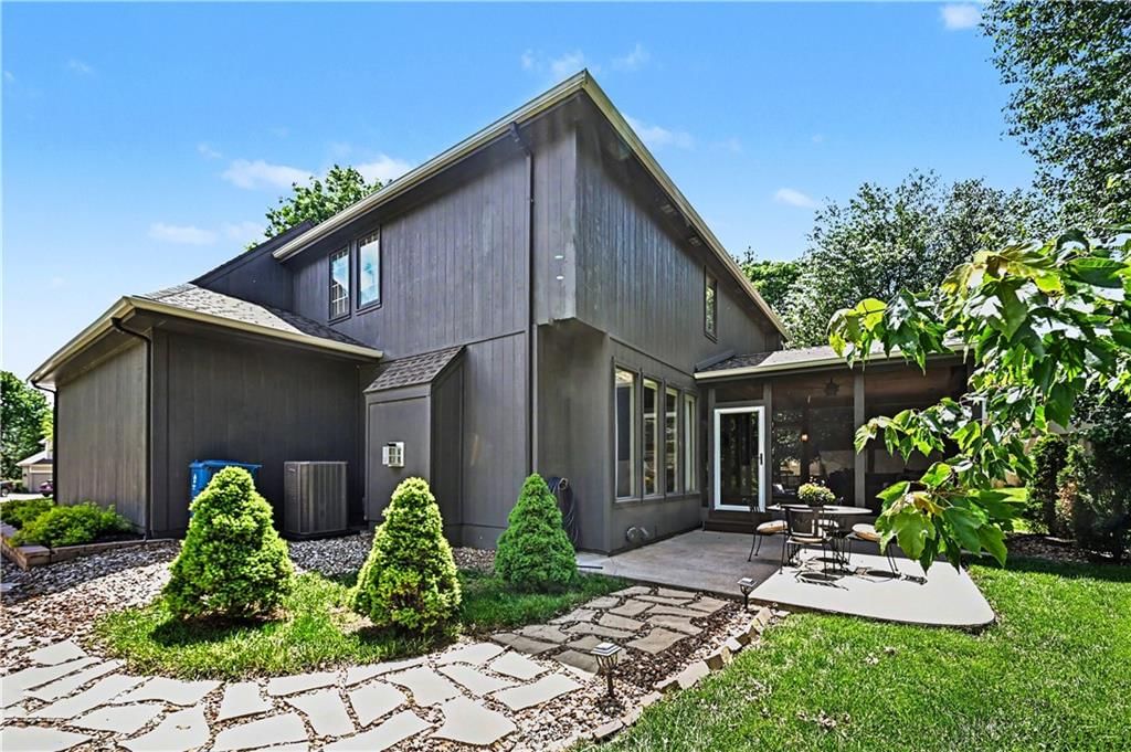 1561 Parkside Drive — photo 35