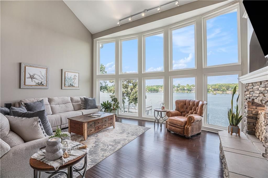 326 Southshore Drive — photo 8