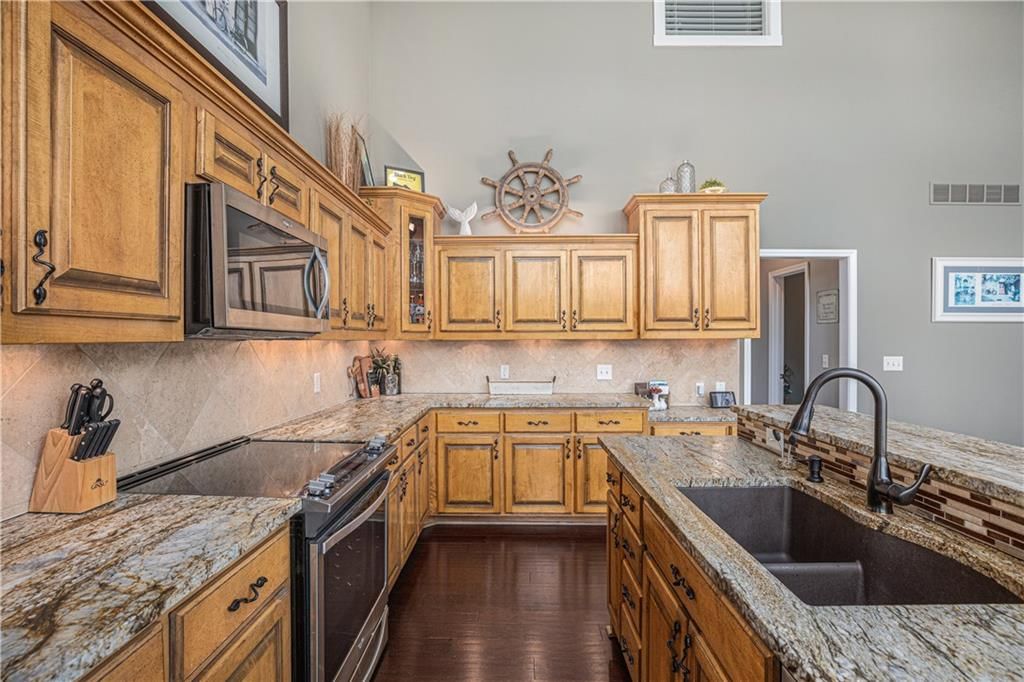 326 Southshore Drive — photo 17