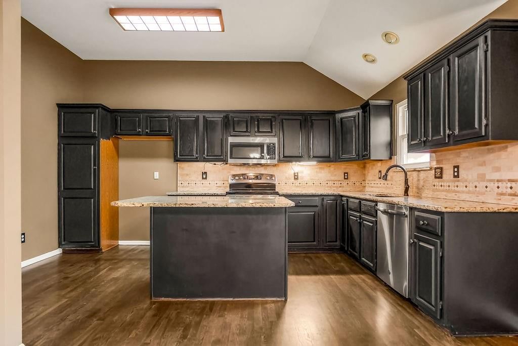 21606 W 57th Terrace — photo 10